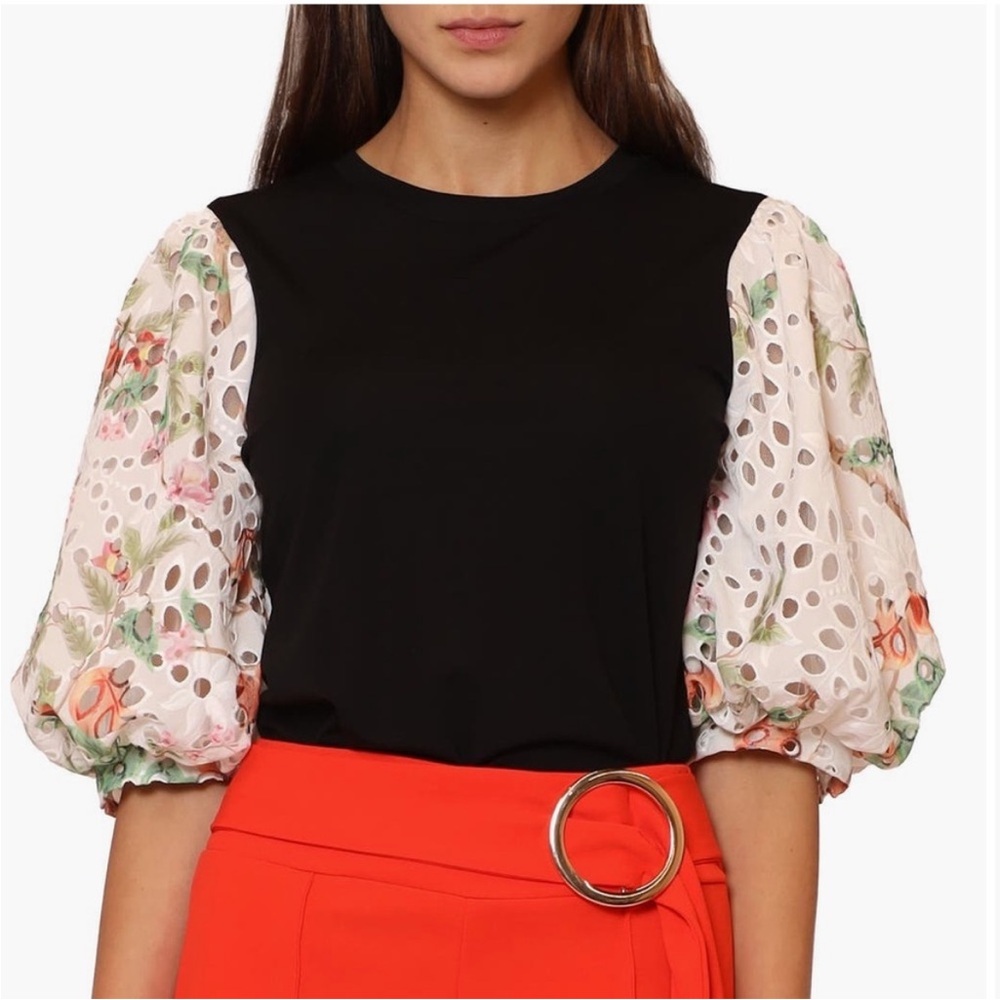 Gracia top. Balloon sleeves with eyelet detail. Size XL.